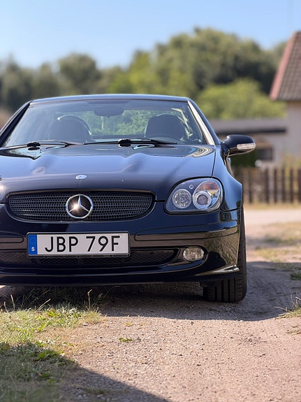 Mercedes-Benz SLK200 4 of 5