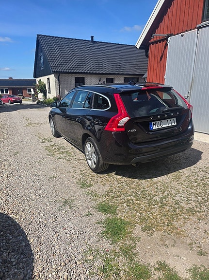 Volvo V60 3 of 5