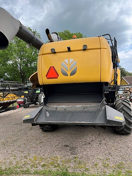 New Holland CX 8.90 3 of 5