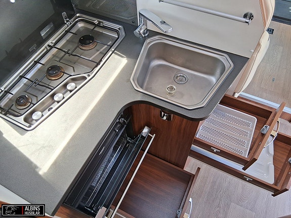 Adria Matrix Supreme M 687 SL / ALDE / Taksäng 17 of 21