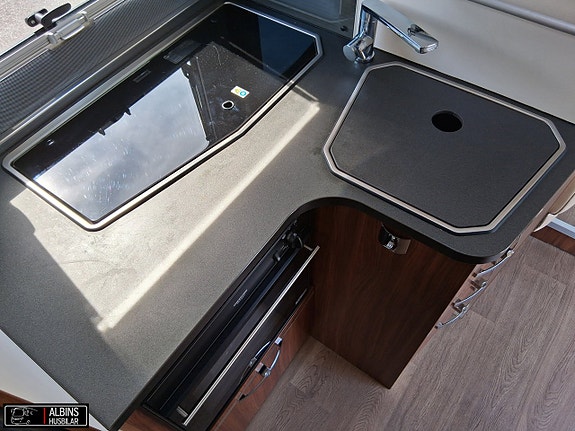 Adria Matrix Supreme M 687 SL / ALDE / Taksäng 18 of 21