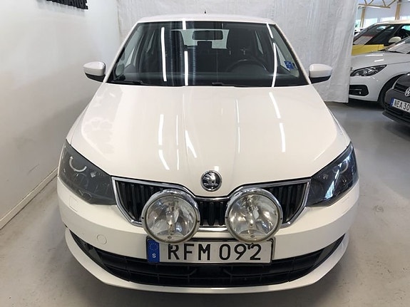 Skoda Fabia 2 of 5