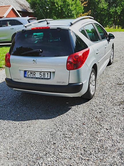 Peugeot 207 SW 4 of 5