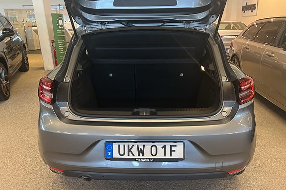 Renault Clio 12 of 13