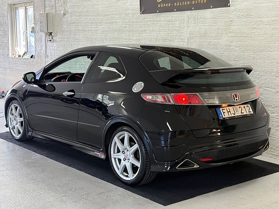 Honda Civic 4 of 5