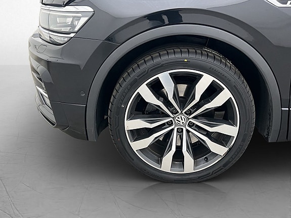 Volkswagen Tiguan 30 of 30