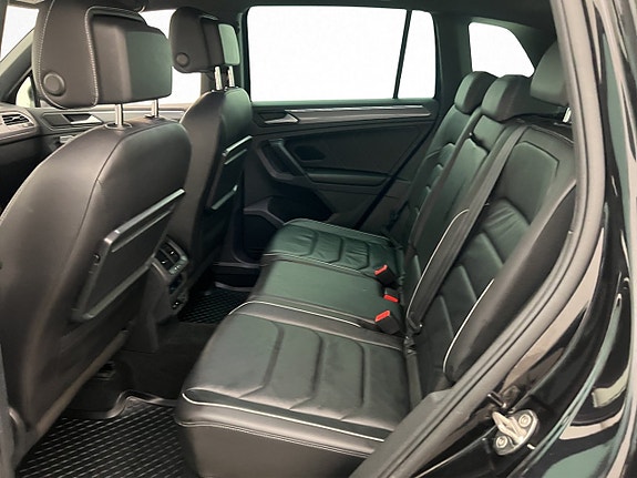 Volkswagen Tiguan 26 of 30
