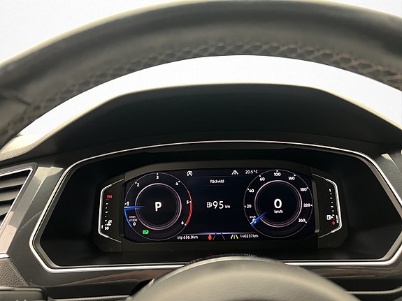Volkswagen Tiguan 16 of 30