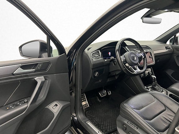 Volkswagen Tiguan 10 of 30