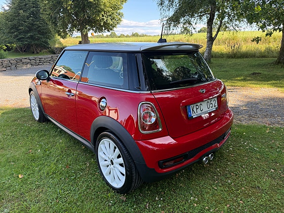 MINI Cooper SD 3 of 6