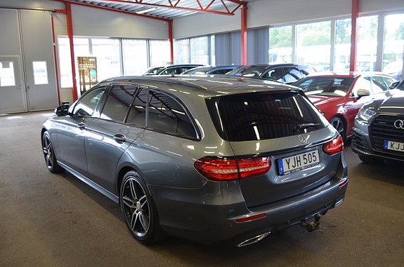 Mercedes-Benz E220 16 of 29