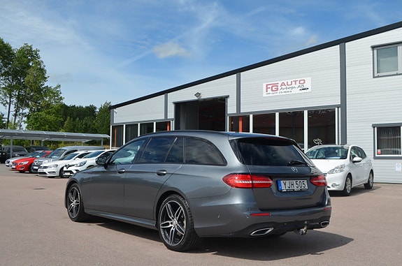 Mercedes-Benz E220 5 of 5