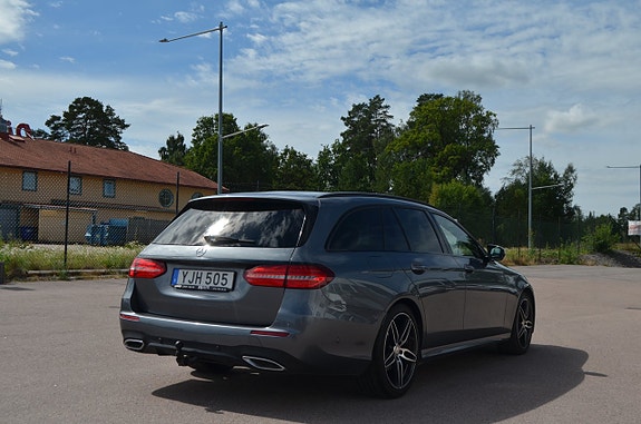 Mercedes-Benz E220 7 of 29