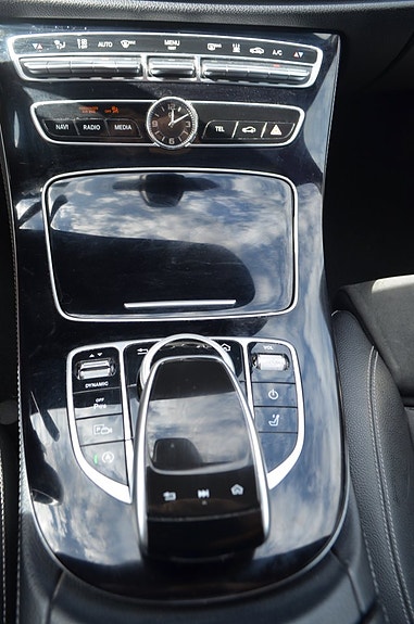 Mercedes-Benz E220 27 of 29