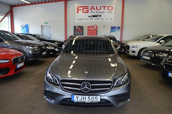 Mercedes-Benz E220 13 of 29