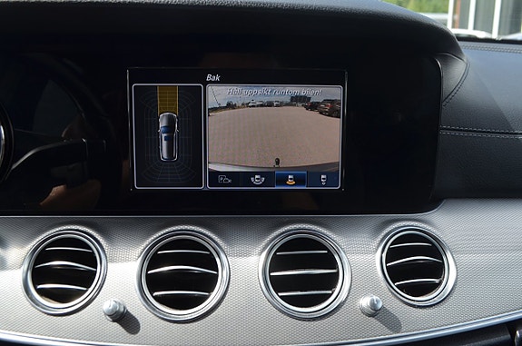 Mercedes-Benz E220 23 of 29
