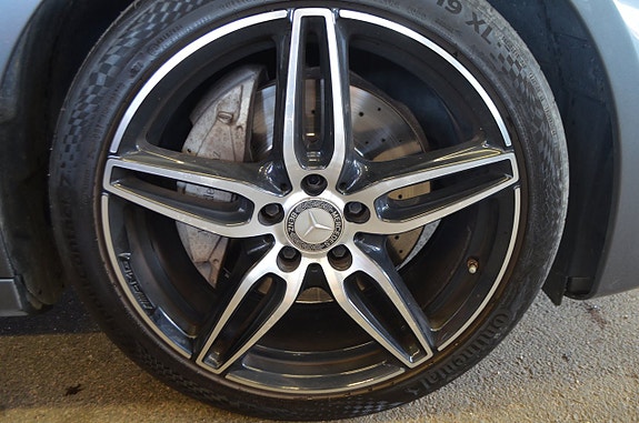 Mercedes-Benz E220 28 of 29