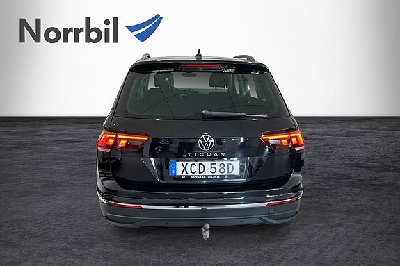 Volkswagen Tiguan 4 of 5