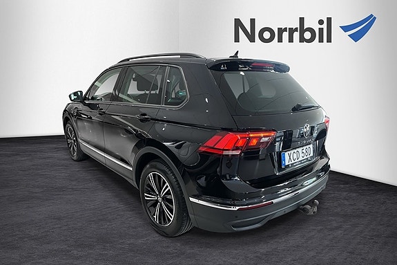 Volkswagen Tiguan 3 of 5
