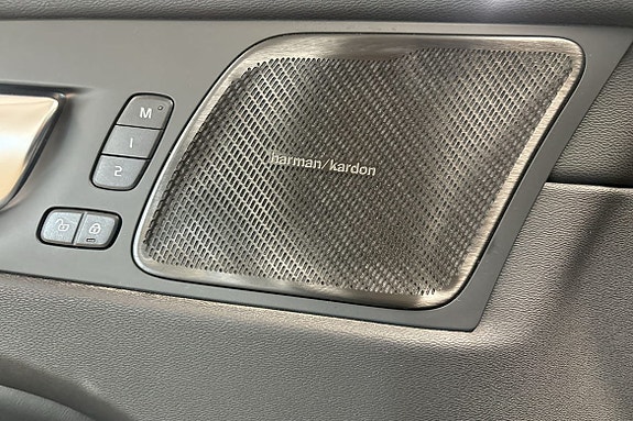 Volvo XC60 16 of 18