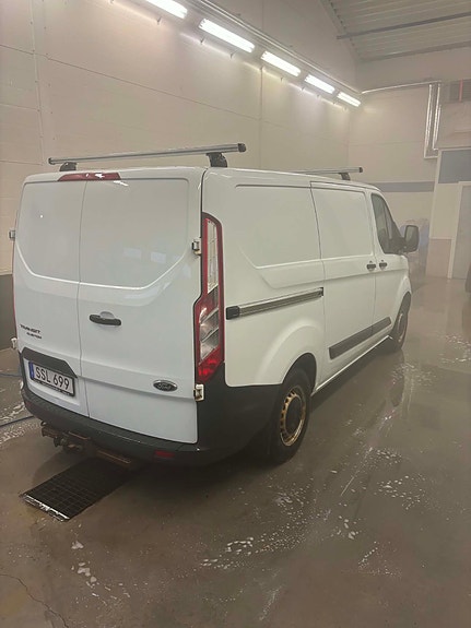 Ford Transit Custom 4 of 4