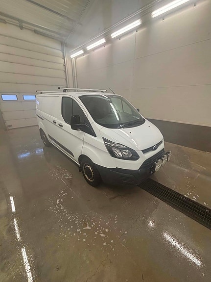 Ford Transit Custom 2 of 4