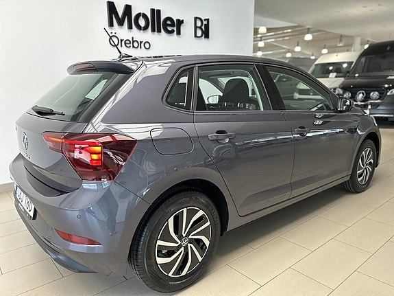 Volkswagen Polo 2 of 5