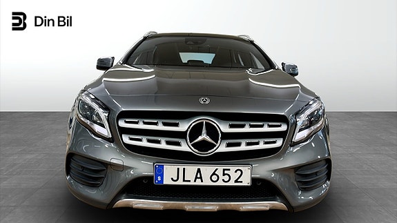 Mercedes-Benz GLA220 4 of 5
