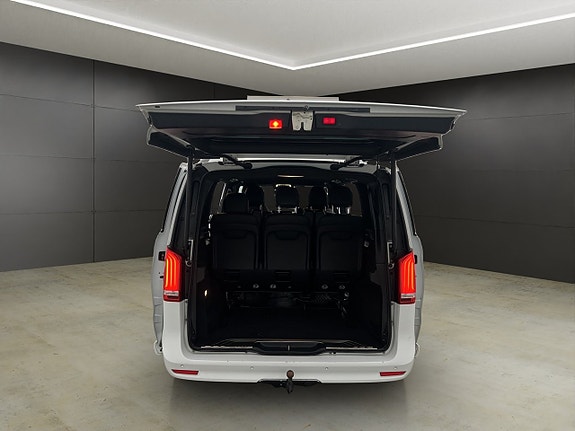 Mercedes-Benz V300 d 13 of 30