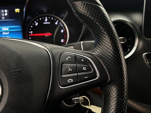 Mercedes-Benz V300 d 23 of 30