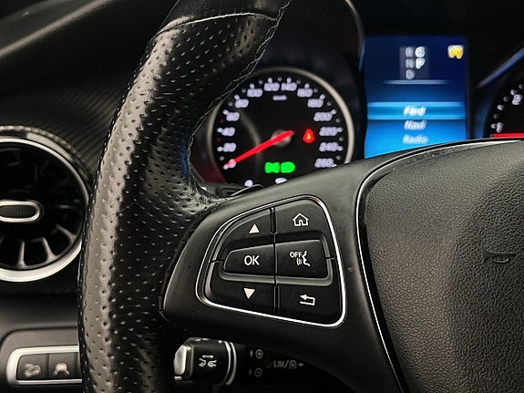 Mercedes-Benz V300 d 21 of 30