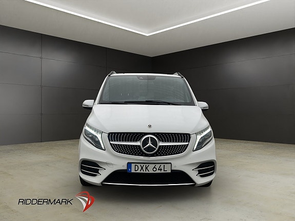 Mercedes-Benz V300 d 4 of 5