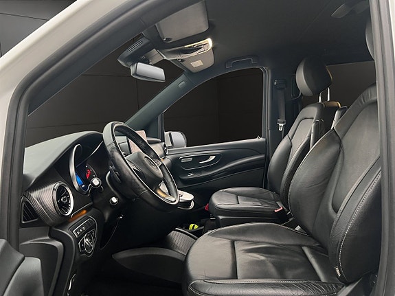 Mercedes-Benz V300 d 19 of 30