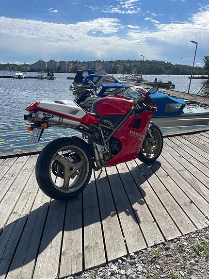 Ducati 916 3 of 5