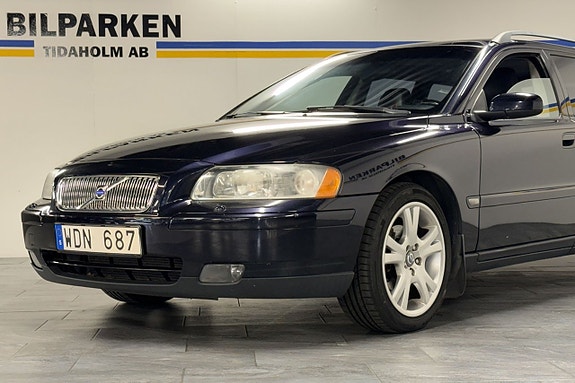 Volvo V70 2 of 23