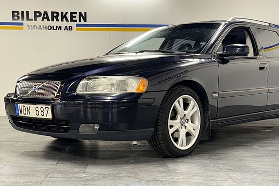 Volvo V70 2 of 5