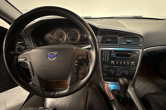 Volvo V70 14 of 23