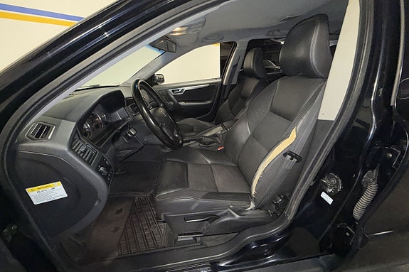 Volvo V70 12 of 23