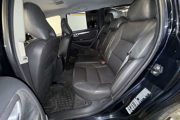 Volvo V70 11 of 23