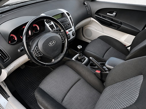 Kia Ceed 4 of 5