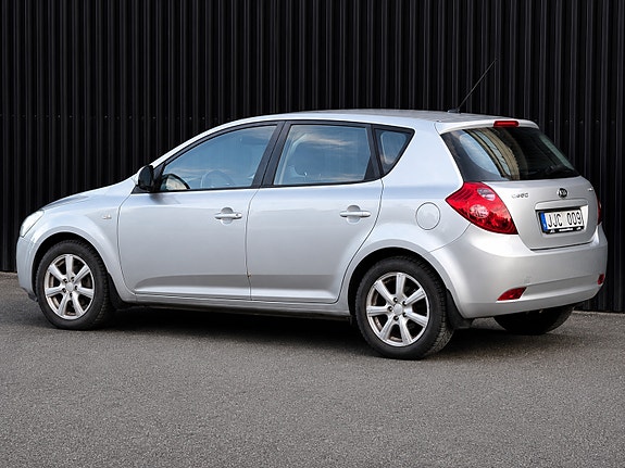 Kia Ceed 3 of 5