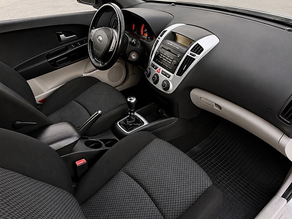Kia Ceed 6 of 9