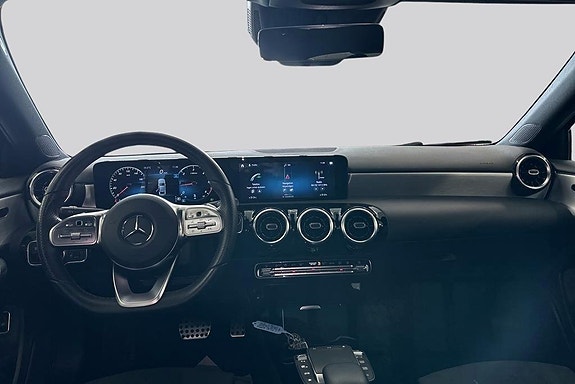 Mercedes-Benz A200 d 7 of 14