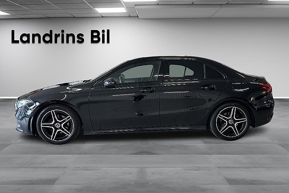 Mercedes-Benz A200 d 4 of 5