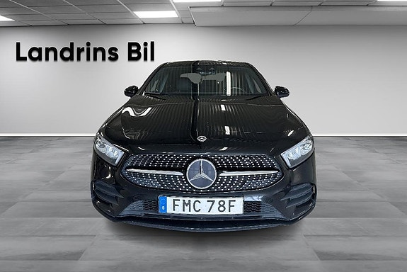 Mercedes-Benz A200 d 2 of 5