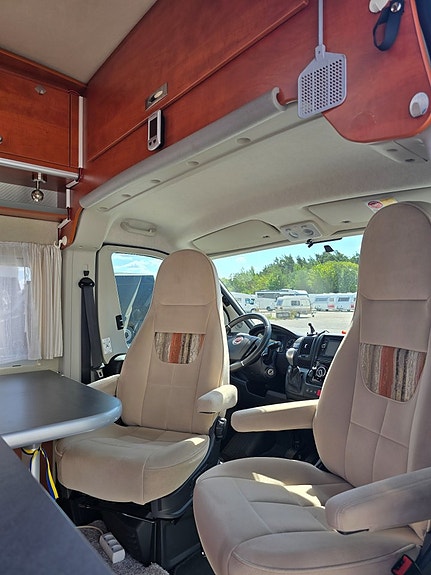 La Strada Avanti C 177 *Tvärbädd *Automat *Kamkedja *Solceller 14 of 28