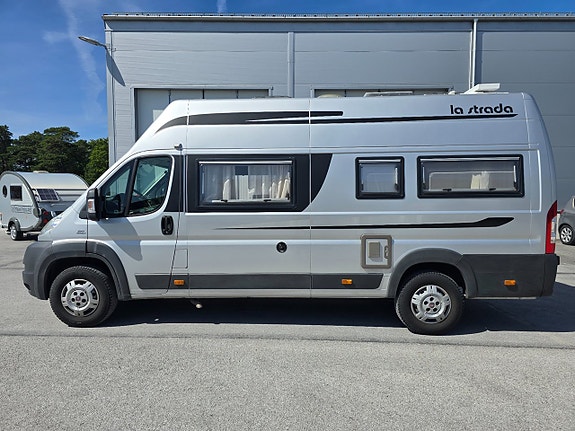 La Strada Avanti C 177 *Tvärbädd *Automat *Kamkedja *Solceller 6 of 28
