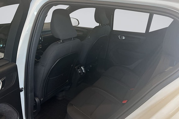 Volvo EX40 7 of 12
