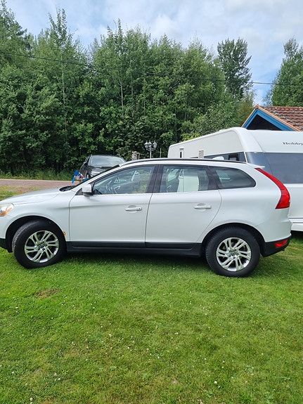 Volvo XC60 4 of 5
