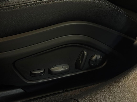 Porsche Panamera 4 13 of 24